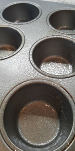 Nested eggs muffin pan